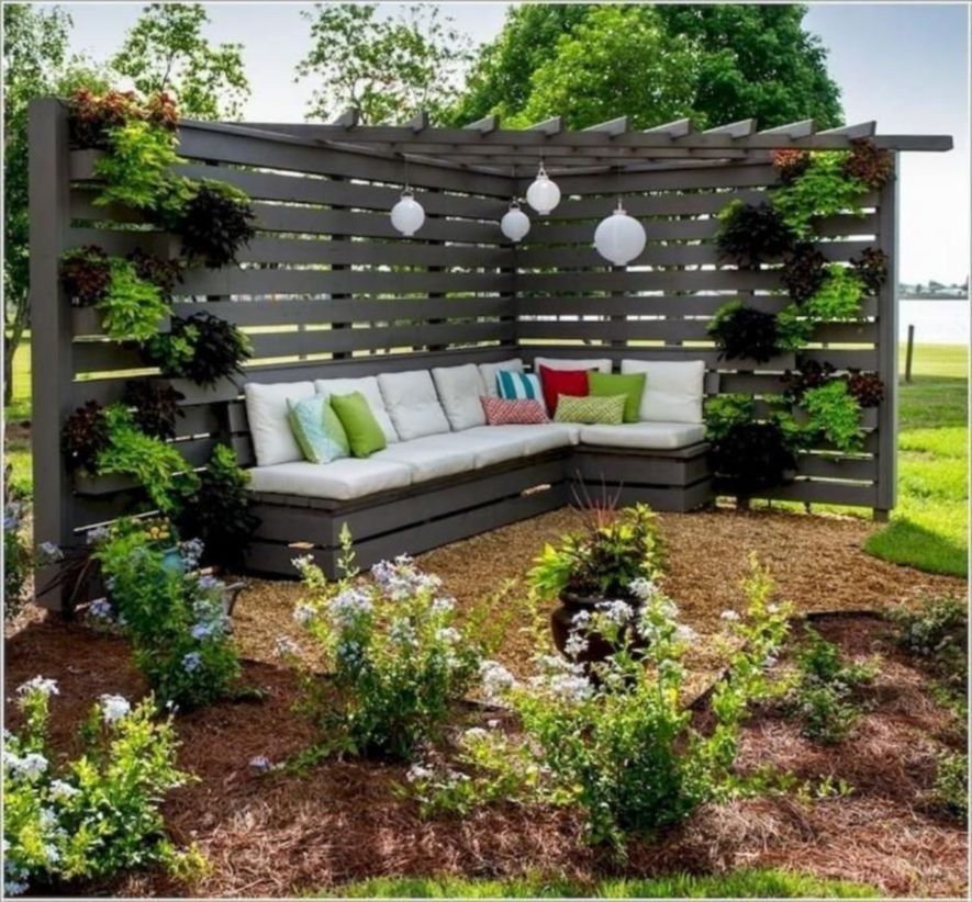 Pergola din gradina, oaza de liniste in sezonul cald