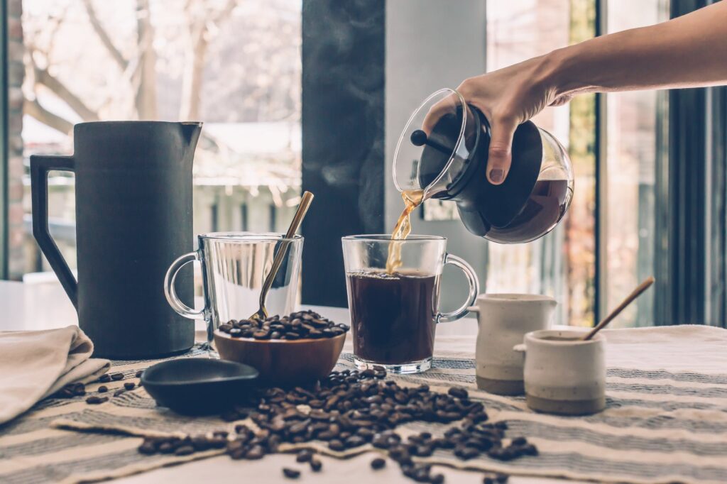 Iata de ce sa apelezi la un serviciu de inchirieri aparate cafea pentru birou