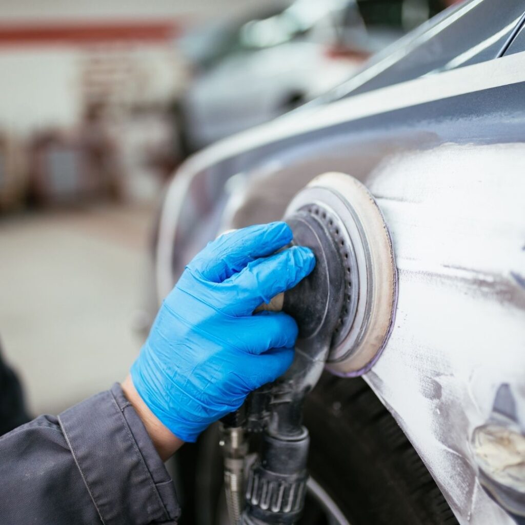 Iata principalele probleme care pot fi rezolvate cu ajutorul serviciilor moderne de tinichigerie auto!