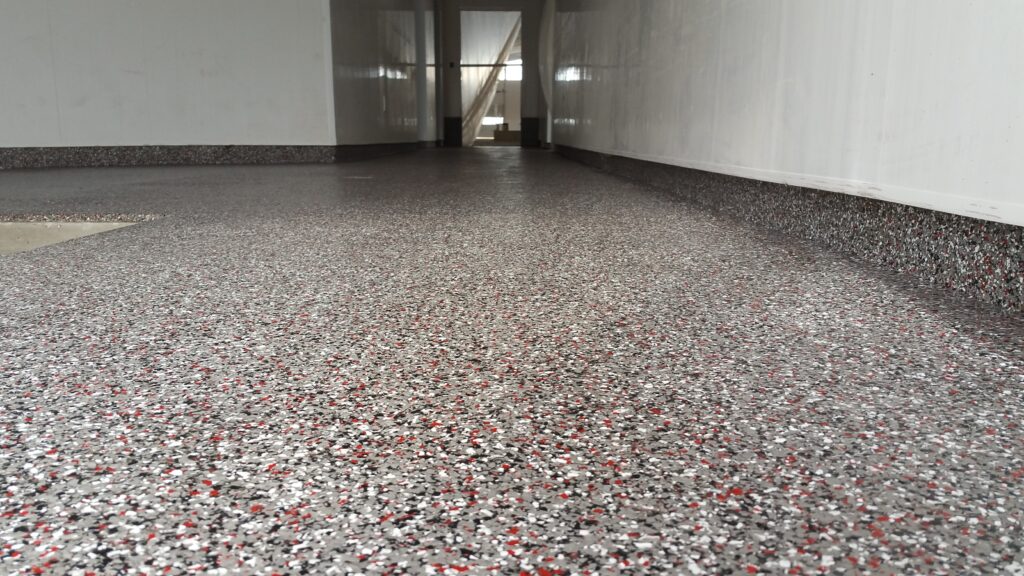 Vezi care sunt cele mai populare tipuri de pardoseli decorative si de ce merita investitia