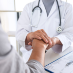 Halate medicale brodate – profesionalism, identitate și eleganță 