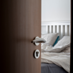 Deblocări uși metalice București – intervenții rapide și sigure