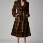 TOP articole vestimentare din blana de vizon pe care merita sa le cumperi in acest sezon: prinde ofertele