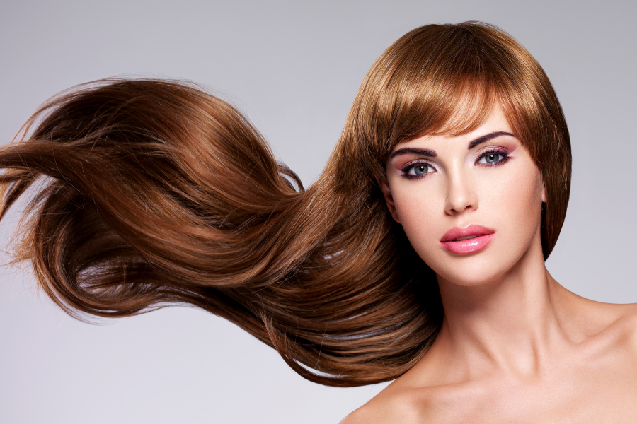 Revigorează-ți părul cu șamponul uscat Olaplex No. 4D