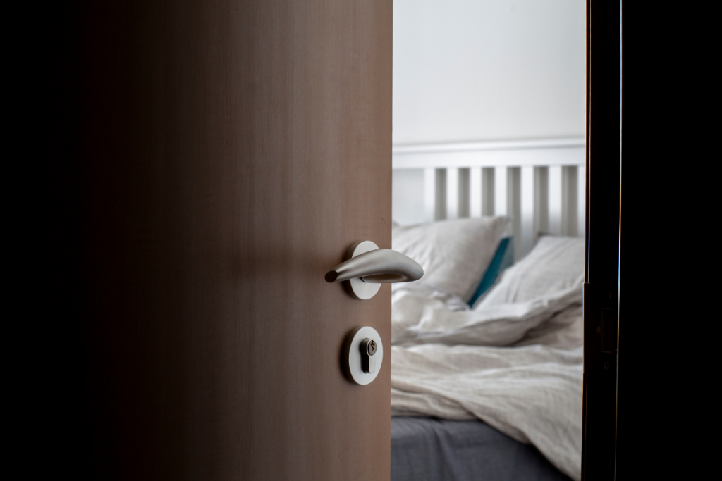 Deblocări uși metalice București – intervenții rapide și sigure